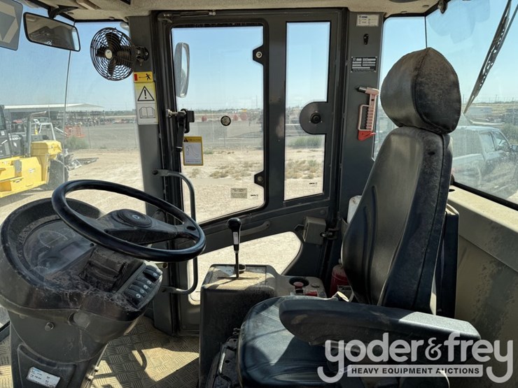 2018-xcmg-cv122pd-image-18