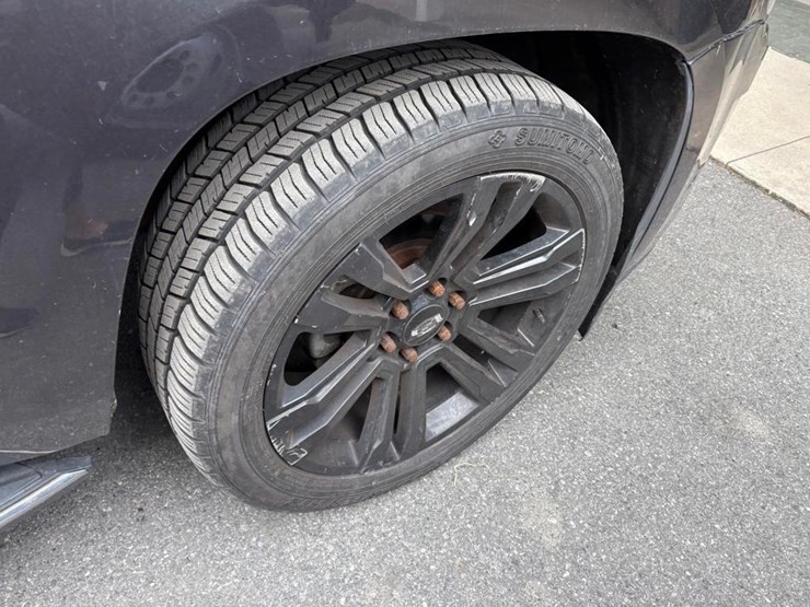 2017-cadillac-escalade-image-9