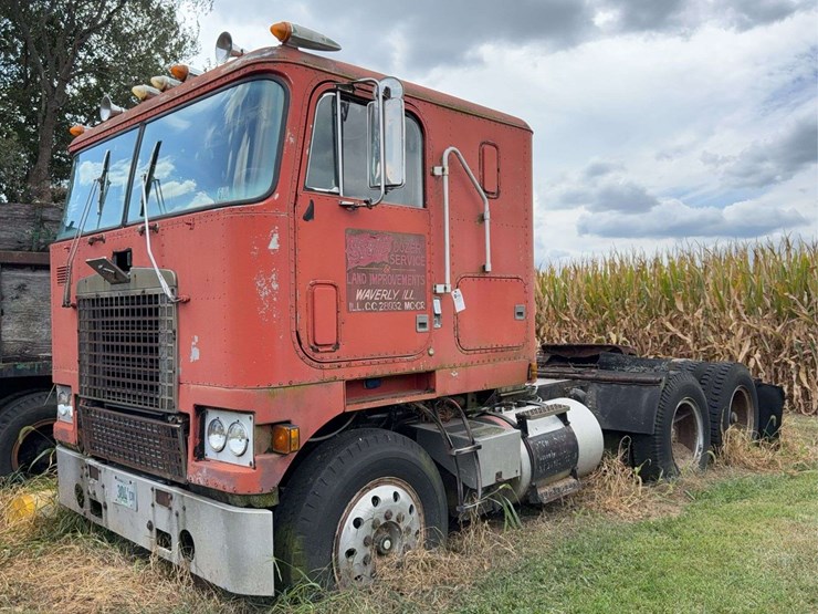 diamond-reo-cabover-image-1