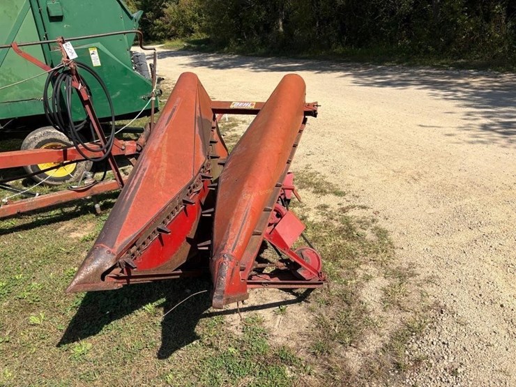 gehl-chop-all-chopper-with-hay-and-corn-heads-image-4