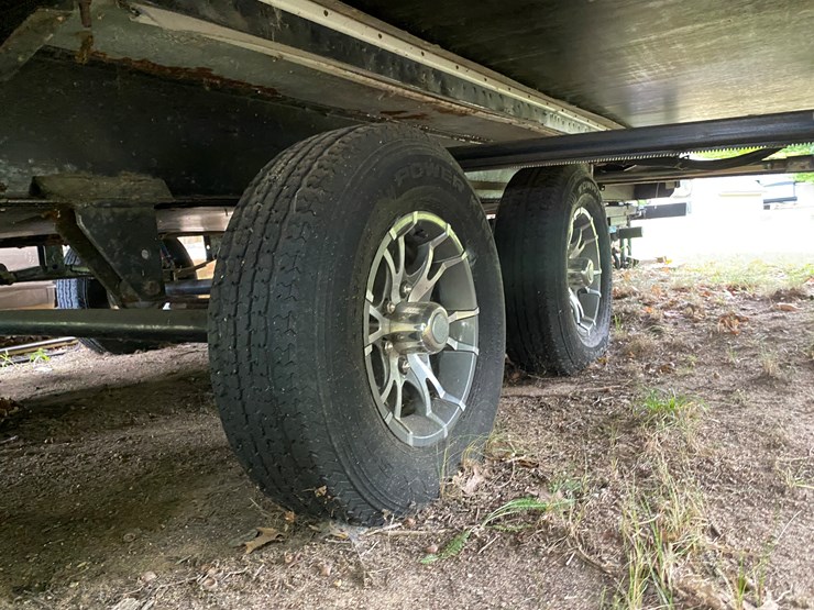 #3300-•-2012-north-trail-caliber-26lrss-camper-(has-mi-title)-(three-lakes,-wi)-image-26