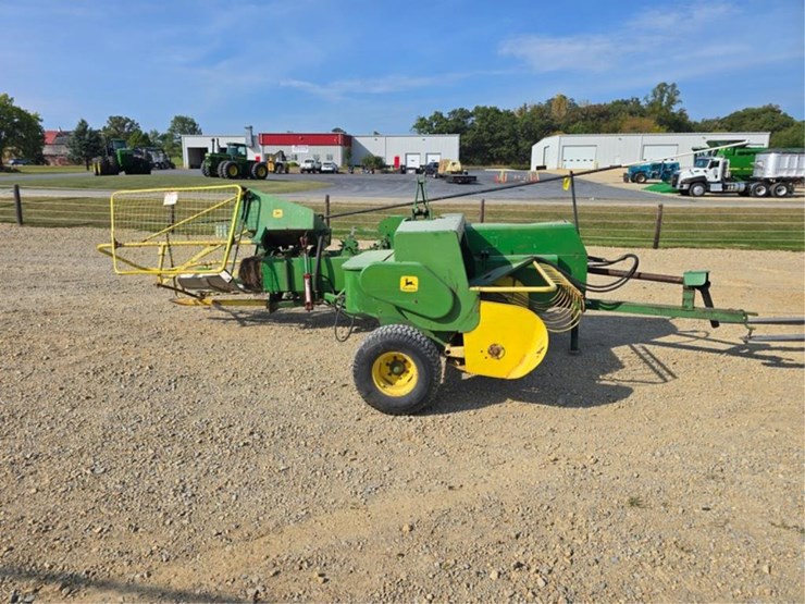 john-deere-336-image-6