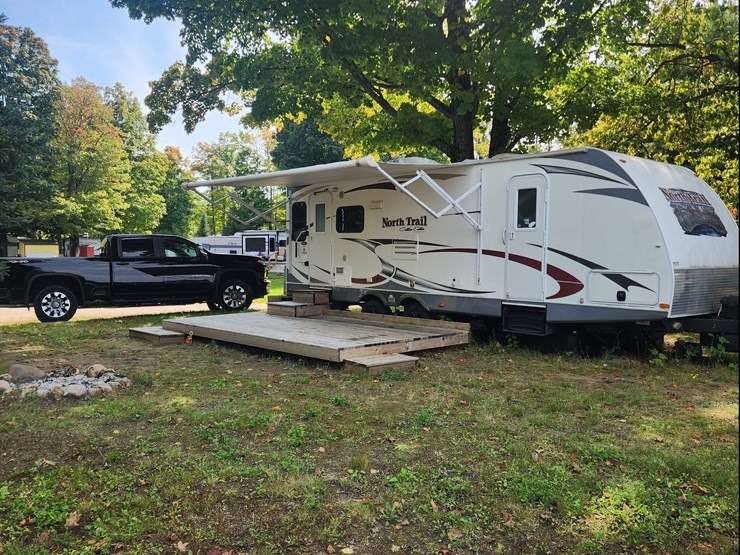 #3300-•-2012-north-trail-caliber-26lrss-camper-(has-mi-title)-(three-lakes,-wi)-image-32