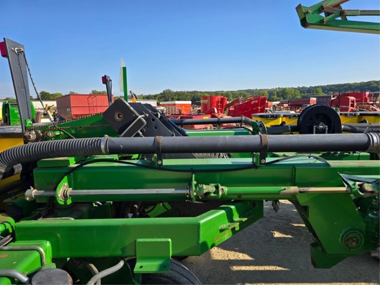 john-deere-1730-image-19