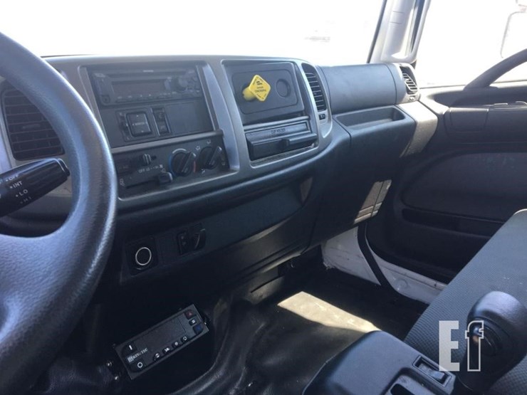 2017-hino-338-image-6