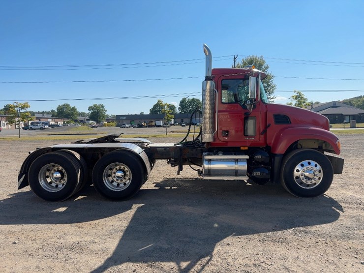 2003-mack-granite-cv713-image-6