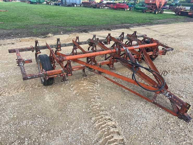 j.i.-case-cultivator-image-2