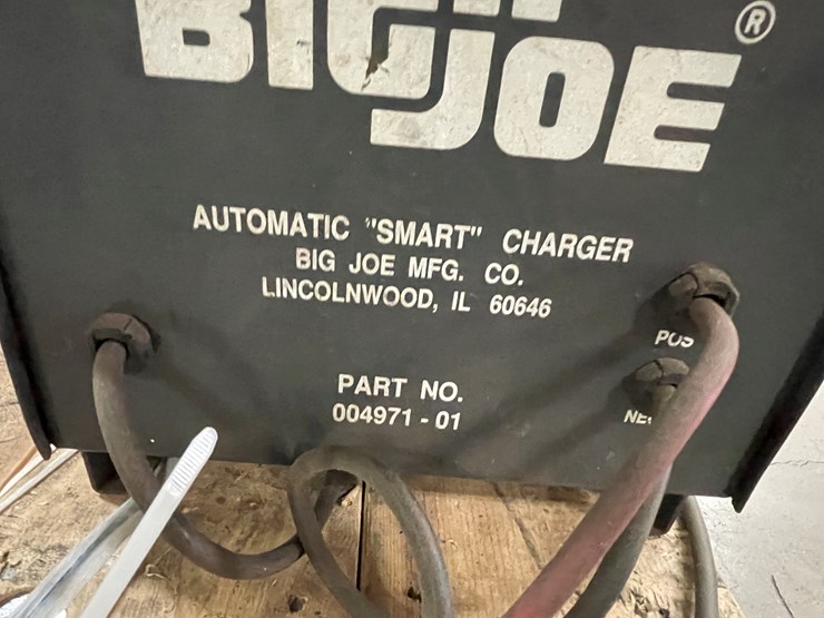 #8022-•-big-joe-battery-charger-image-9
