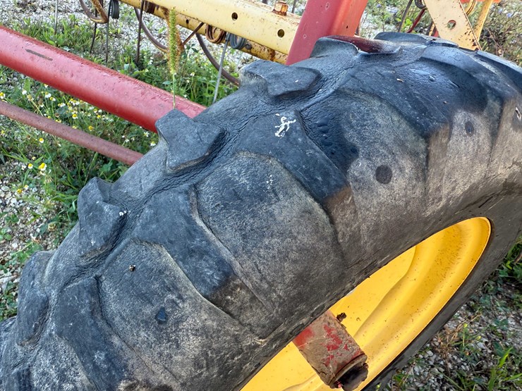new-holland-258-image-16