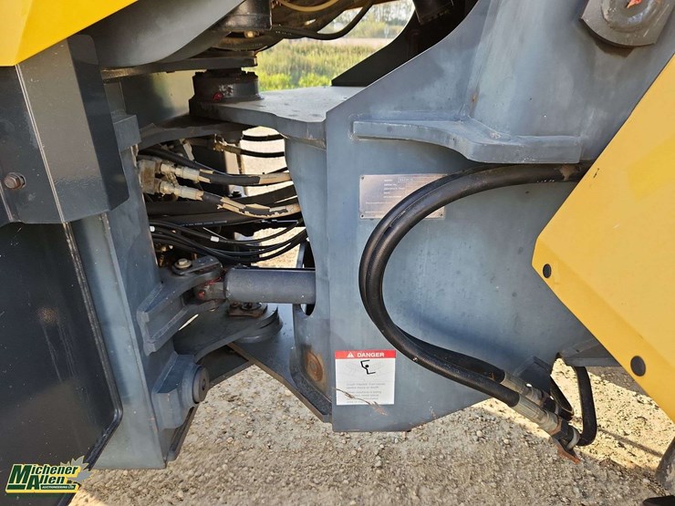komatsu-wa250-image-30