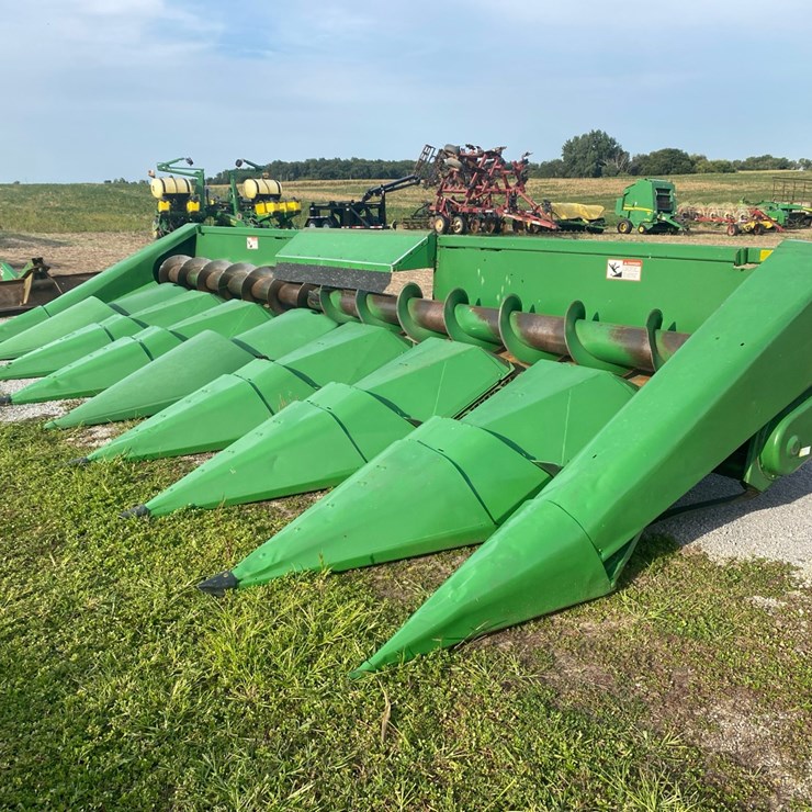 JOHN DEERE 844
