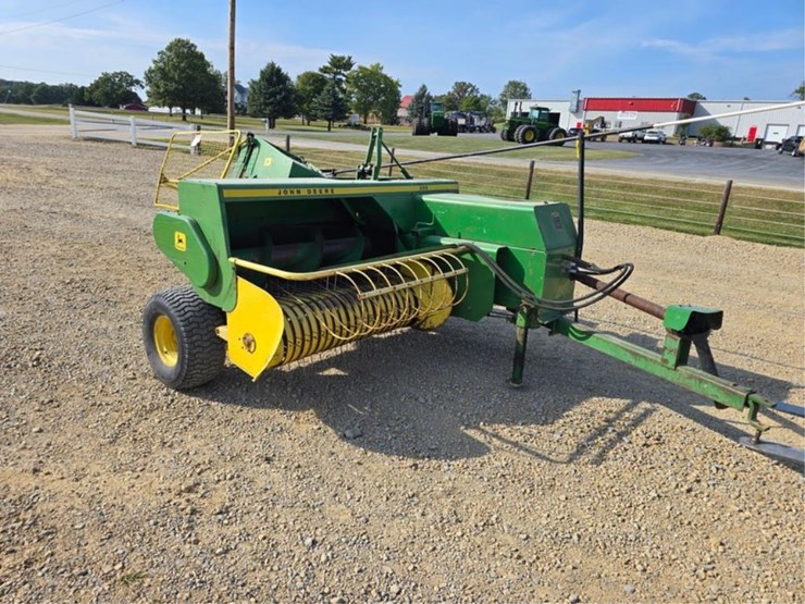 john-deere-336-image-7