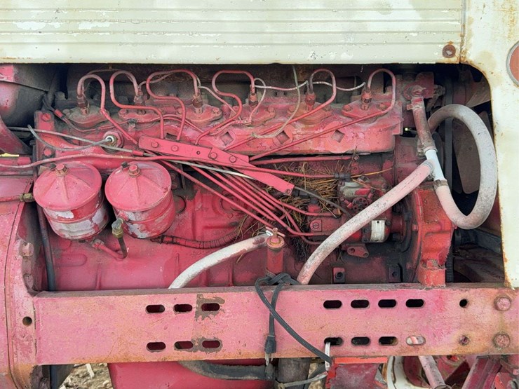 farmall-560-image-46