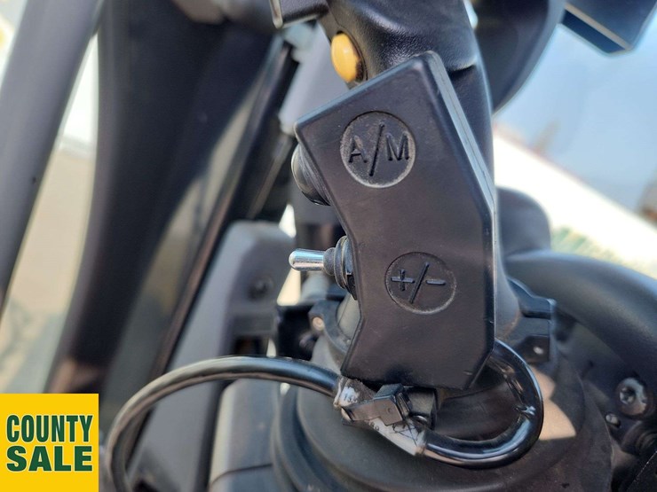 2015-caterpillar-160m-awd-image-16