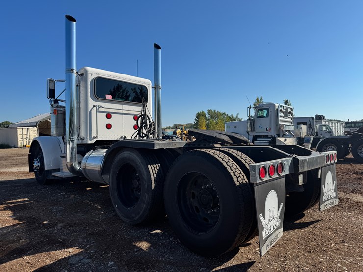 1999-peterbilt-378-image-10