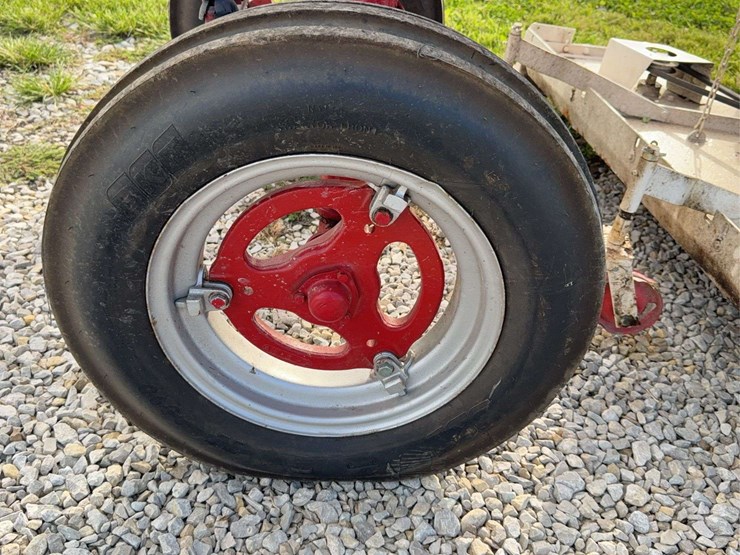 farmall-140-with-belly-mower-image-15