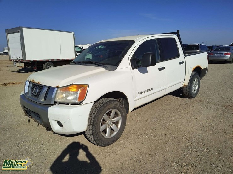 2009-nissan-titan-image-1