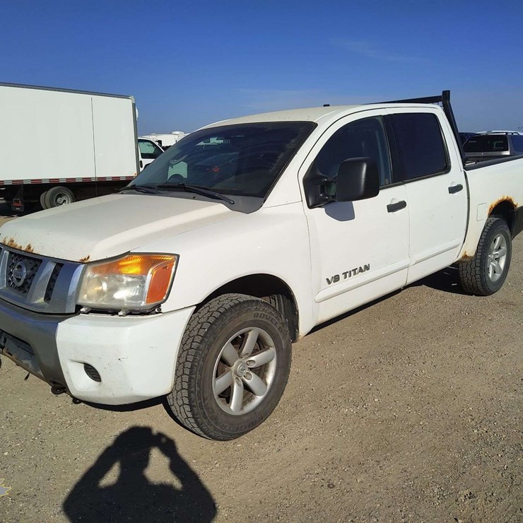 2009 NISSAN TITAN