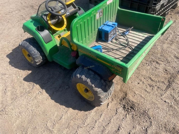 john-deere-gator-image-5