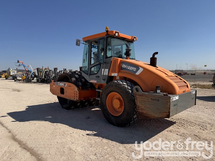 2018-xcmg-cv122pd-image-7