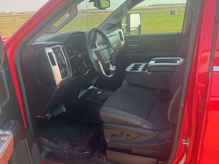 2019-gmc-sierra-2500hd-image-32
