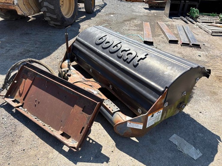 bobcat-skid-steer-brusher-attachment-image-2