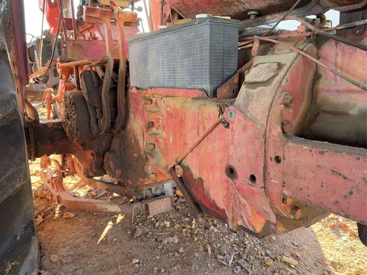 farmall-806-image-72