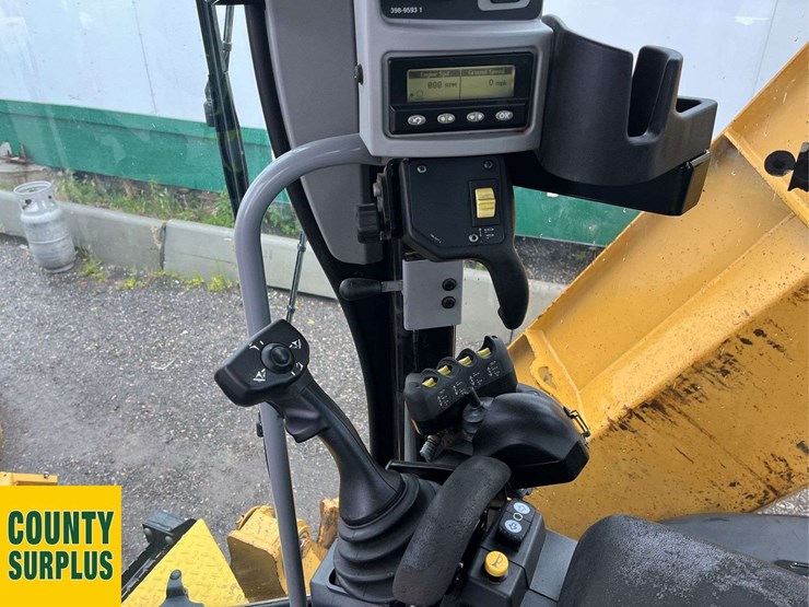 2015-caterpillar-160m-awd-image-11