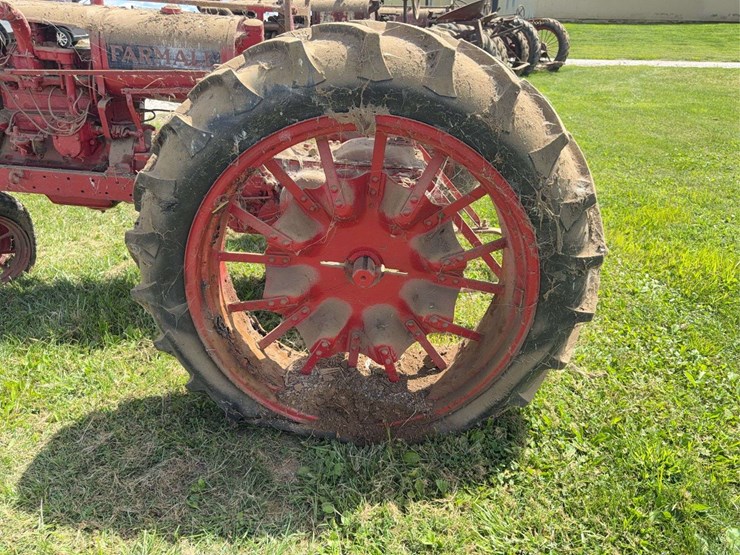 farmall-f-12-image-21