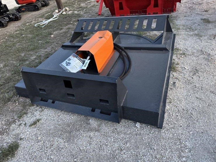 wolverine,-bc-13-72w,-72"-skid-steer-brush-image-8