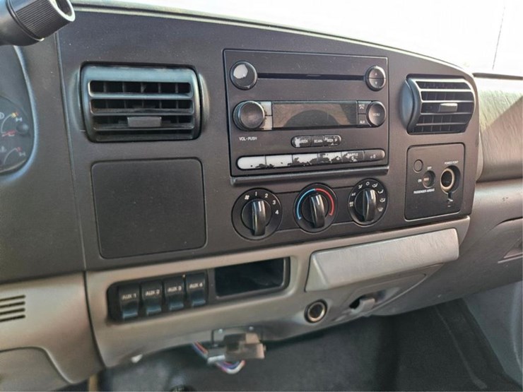 2005-ford-f250-image-24