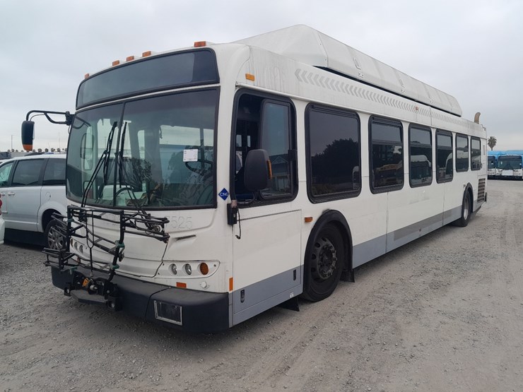 lot#--2007-new-flyer-c40lfr-transit-bus-image-4
