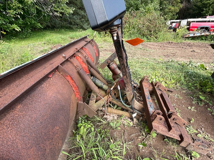 #1320-•-snow-plow-image-5