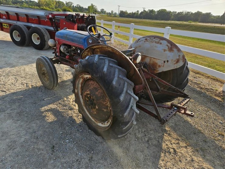 1951-ford-8n-image-3