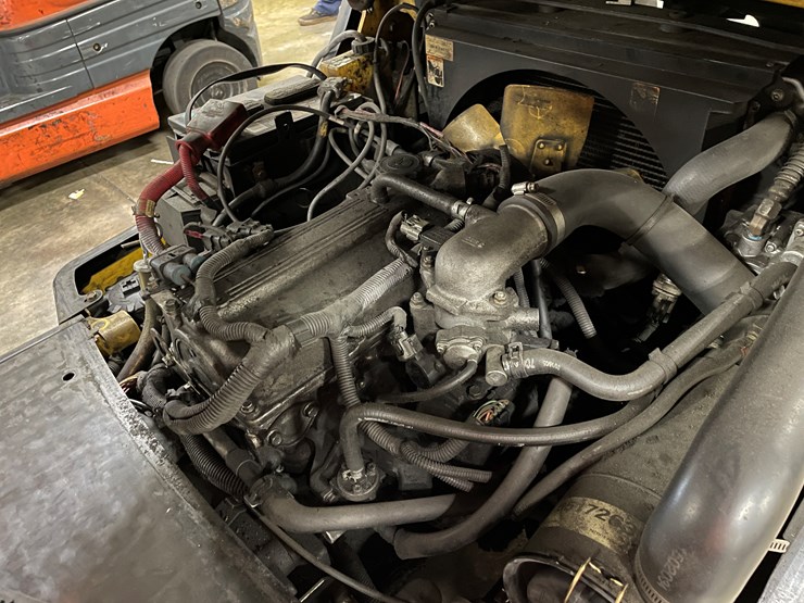 #8010-•-yale-lp-powered-forklift-image-15