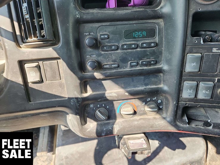2005-gmc-topkick-c7500-image-15