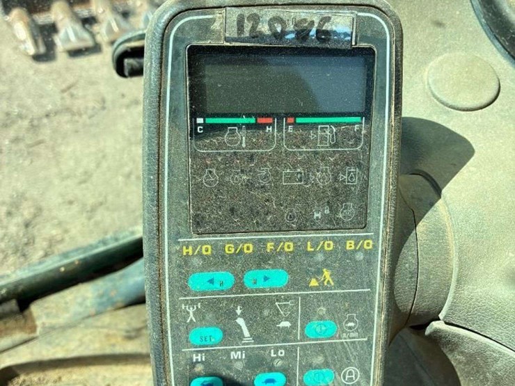 komatsu-pc220-lc-image-29
