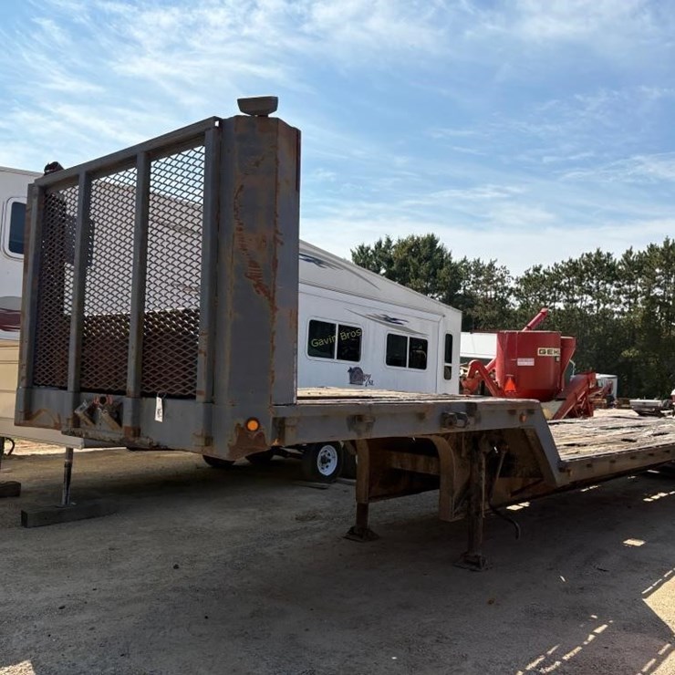 1981 STOUGHTON TRAILER