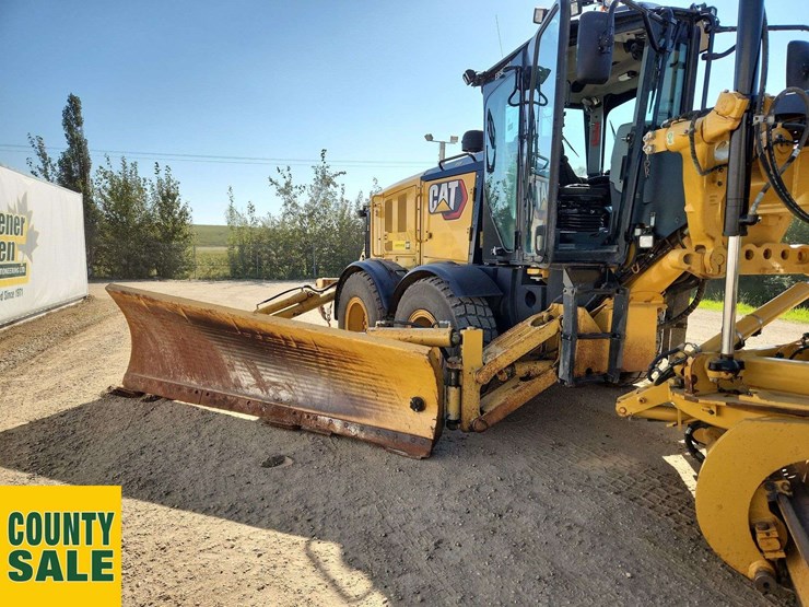 2020-caterpillar-150-awd-image-46