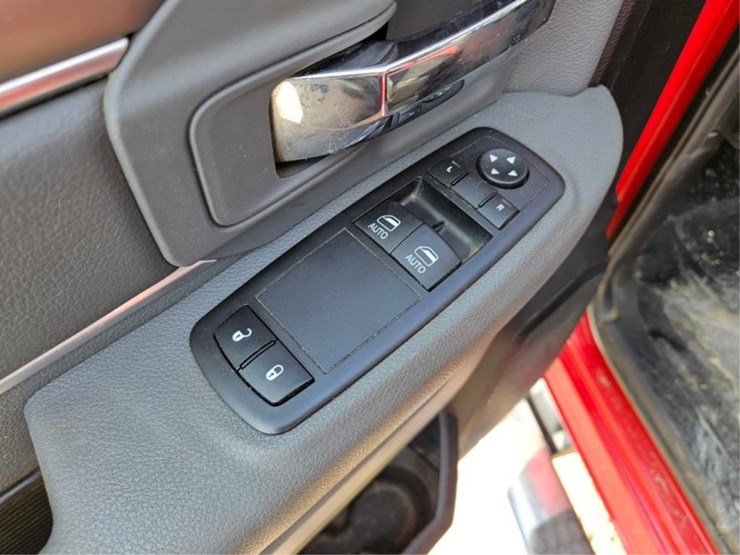 2017-dodge-ram-5500-image-39