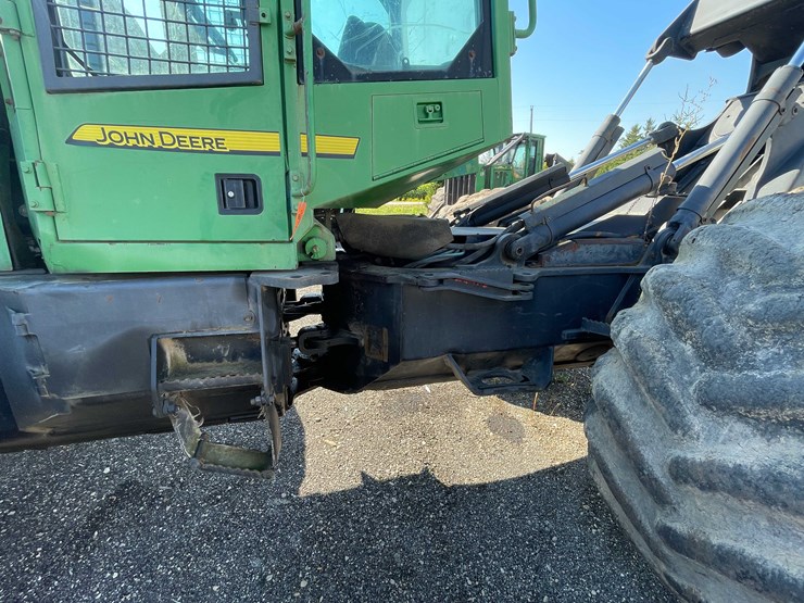 2000-john-deere-660-image-10