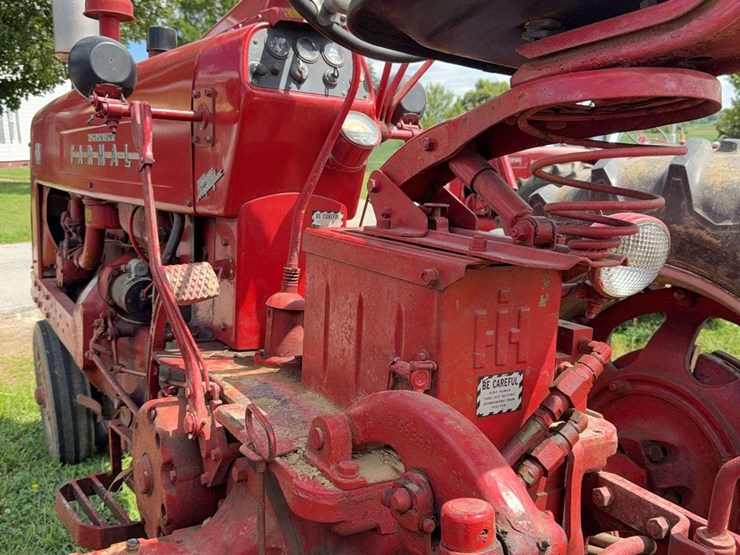 farmall-400-image-38