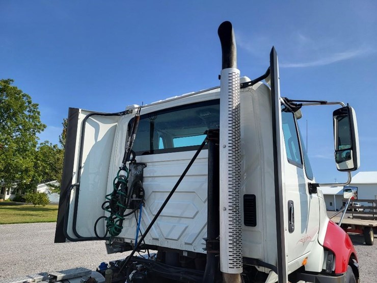 2016-international-prostar-image-39