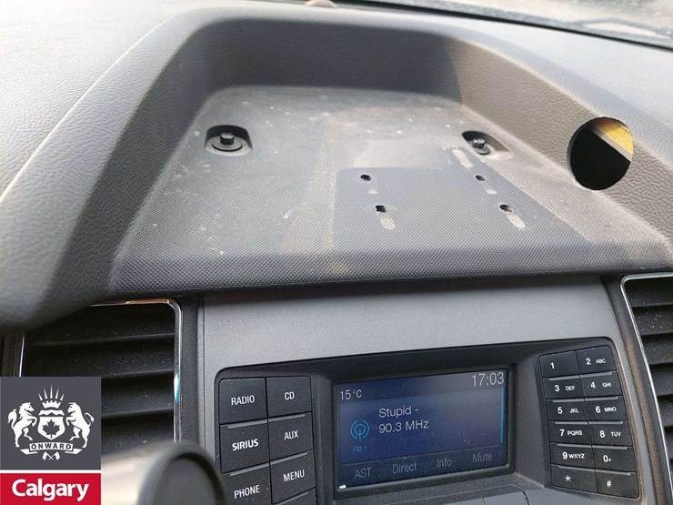 2015-ford-taurus-awd-4dr-sedan-image-9