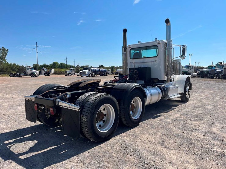 2012-peterbilt-388-image-5
