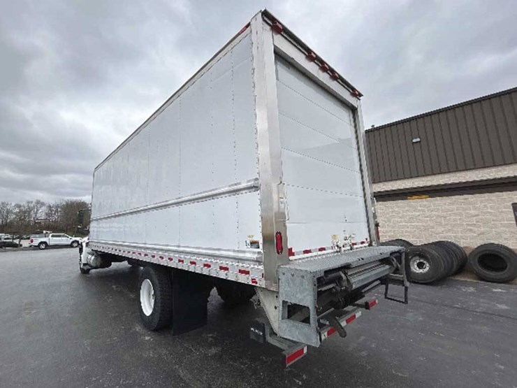 2019-international-durastar-4300-image-2