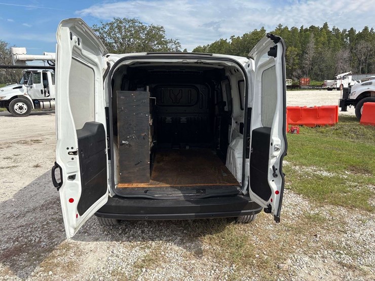 2017-ram-promaster-city-image-25