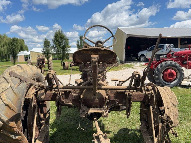 farmall-f-20-image-27