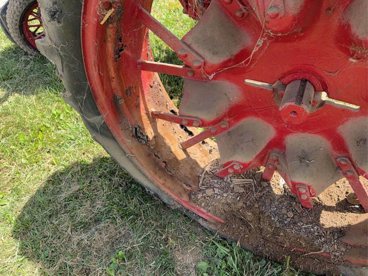 farmall-f-12-image-22