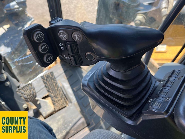2019-deere-872gp-image-10
